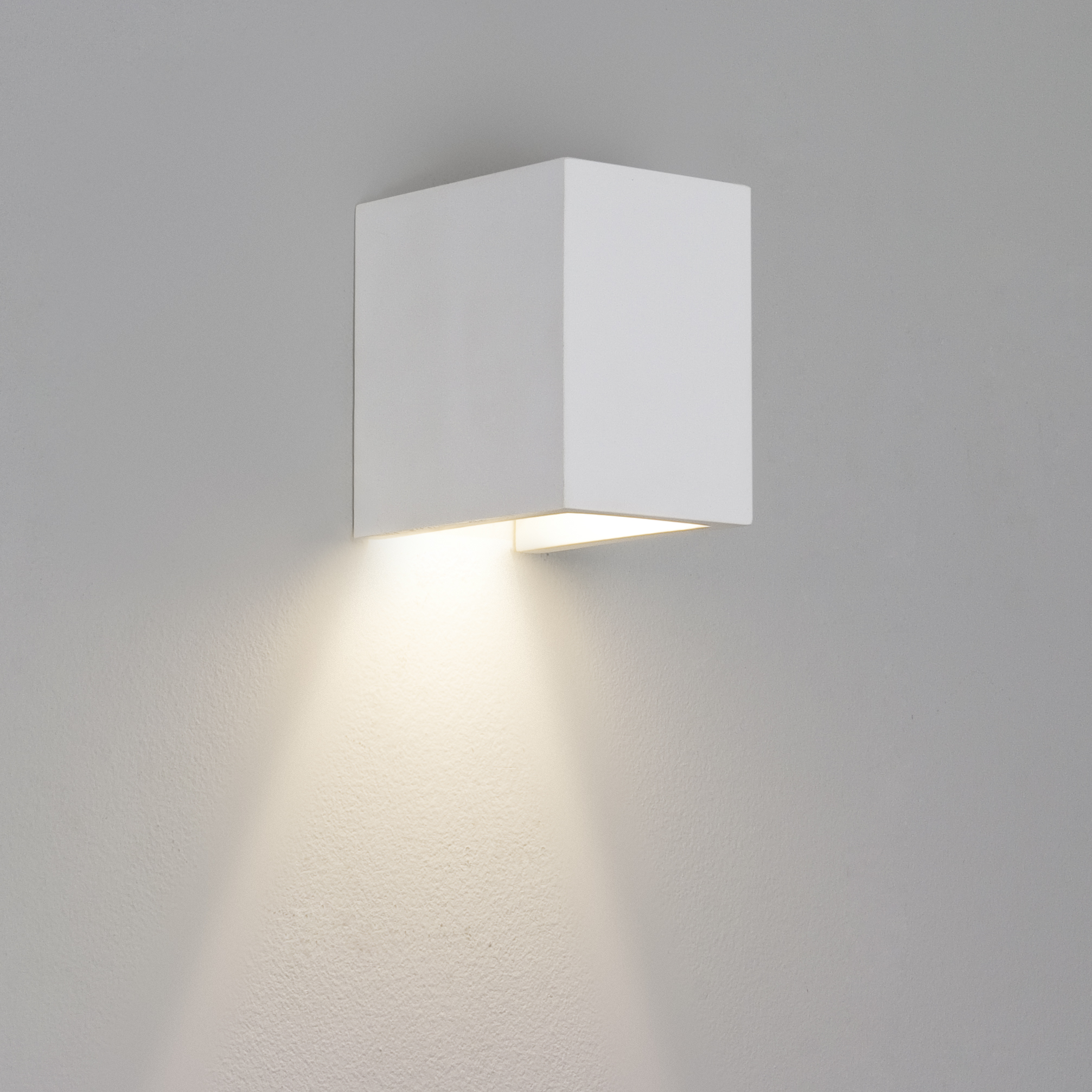 Astro 1187009 Parma 110 W/Lgt White